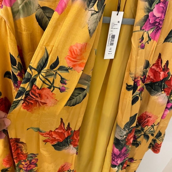 Alice + Olivia Yellow and Red Floral Robe Intimates & Sleepwear - Picture 7 of 8